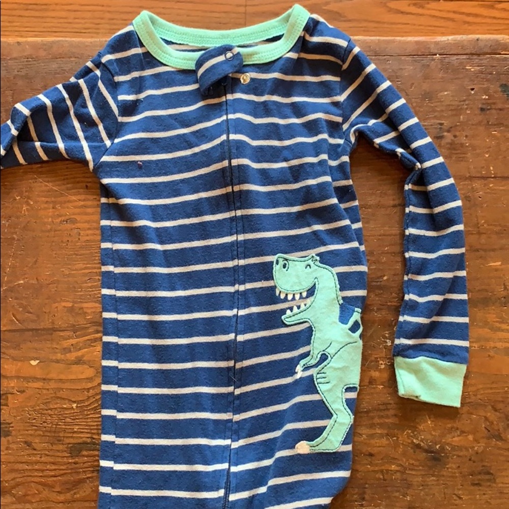 Carter’s dinosaur lightweight pajamas
